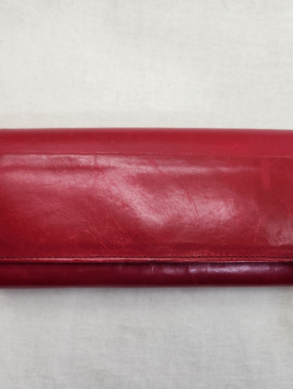 Hobo Womens Red Leather Magnetic Bifold Wallet Floral Lining